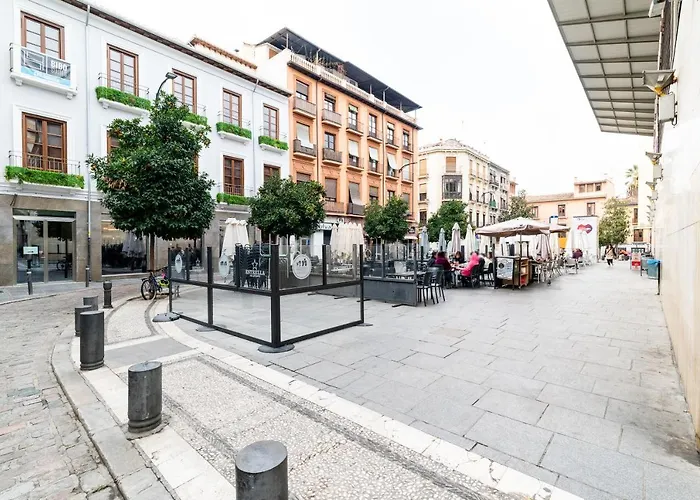 Piso Junto A Mercado De San Agustin Y Catedral En Granada